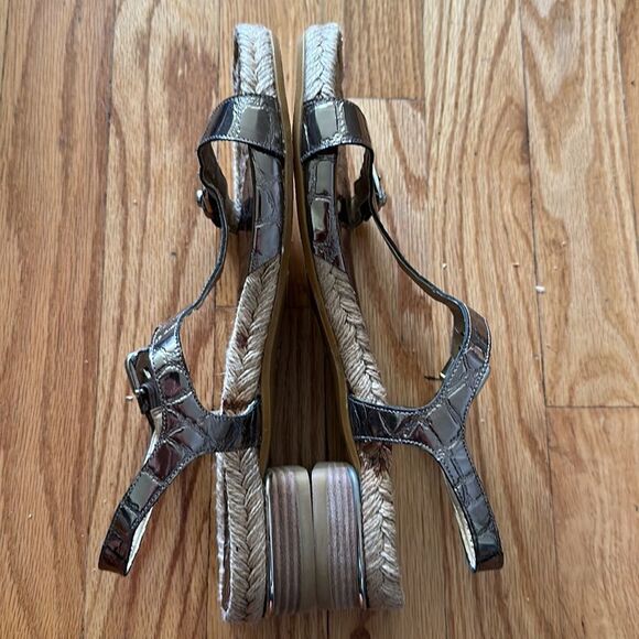 Stuart Weiztman sz 8 gold espadrilles with heel alligator print straps good cond - Picture 8 of 9